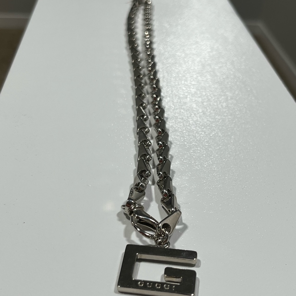 Silver Gucci chain